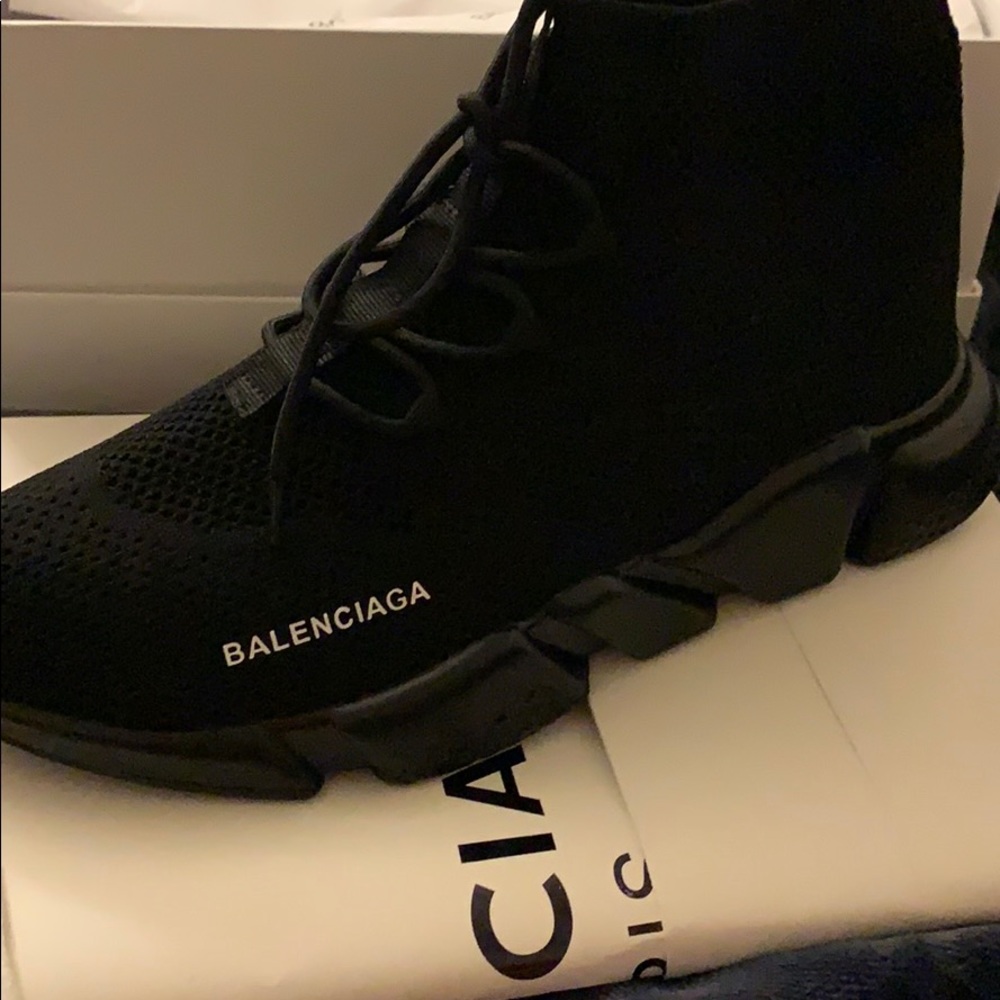 Balenciaga shoes with laces - Picture 1 of 3